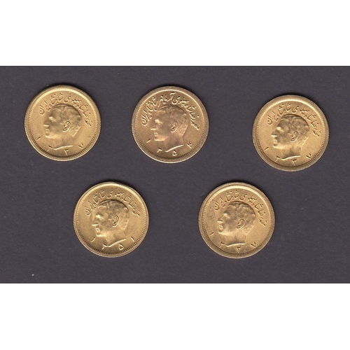 63 - Iran a group of 5 gold 1 Pahlavi coins, various dates in good condition (weight 40g)