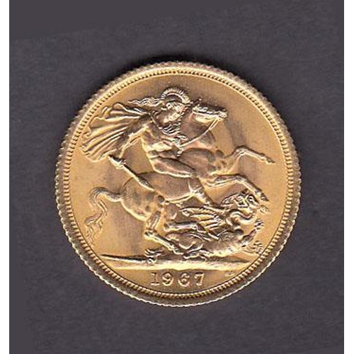 52 - UK 1967 gold full Sovereign, in good condition