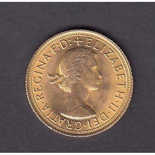 52 - UK 1967 gold full Sovereign, in good condition