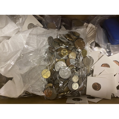 95 - A World coin accumulation of mainly 20th Century coins, mainly assorted into bags, including various... 