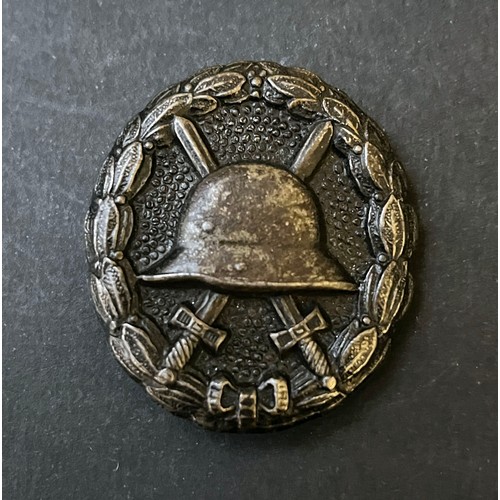 208 - Germany WWI Bronze Wound Badge, in good condition