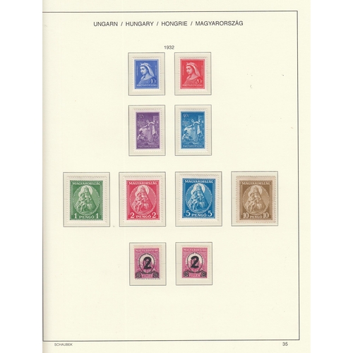 696 - 1871/1979 comprehensive collection housed in 5 printed Schaubek albums in box with used up to 1913, ... 