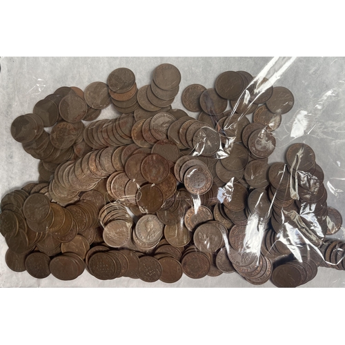 135 - An accumulation of 300+ India 1/12 Anna coins, mainly KGV 1920, in good condition