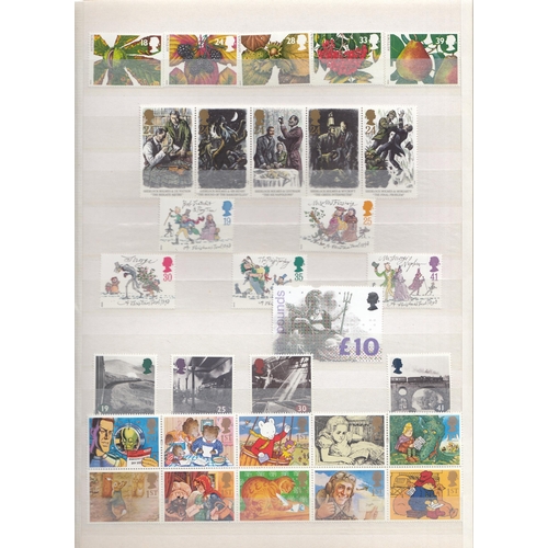 253 - Great Britain collection chiefly consisting of MNH commemorative issues virtually complete 1971/2001... 