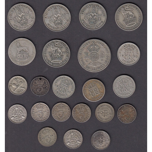 129 - An accumulation of World 20th Century circulated coins, mainly UK Pennies and 60g of pre 1947 silver... 