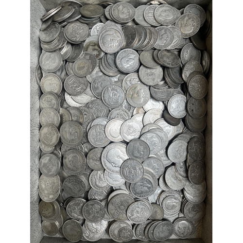 4 - An accumulation of 3200+g of UK circulated pre 1947 silver coins, including many in higher grade