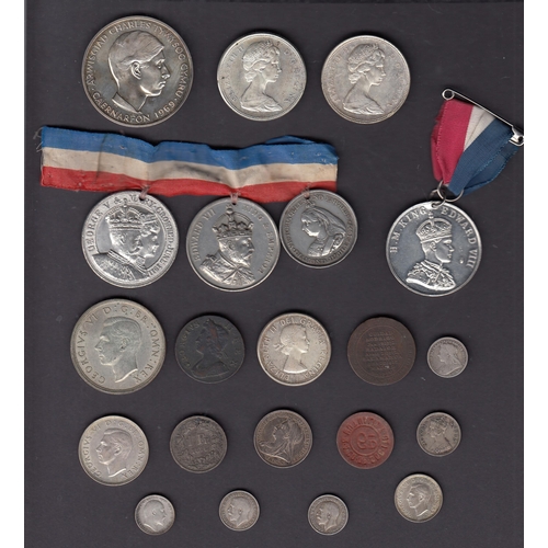 97 - A small World coin accumulation in packets and boxes, mainly circulated 20th Century coins, noted UK... 