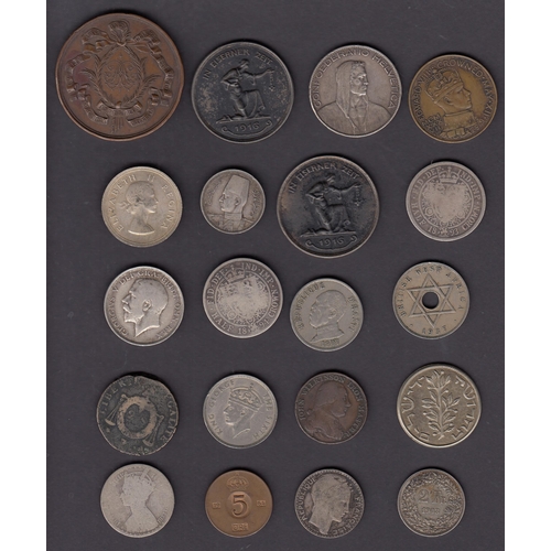 69 - A small World coin accumulation of mainly circulated 19th & 20th Century coins loose plus framed Cop... 