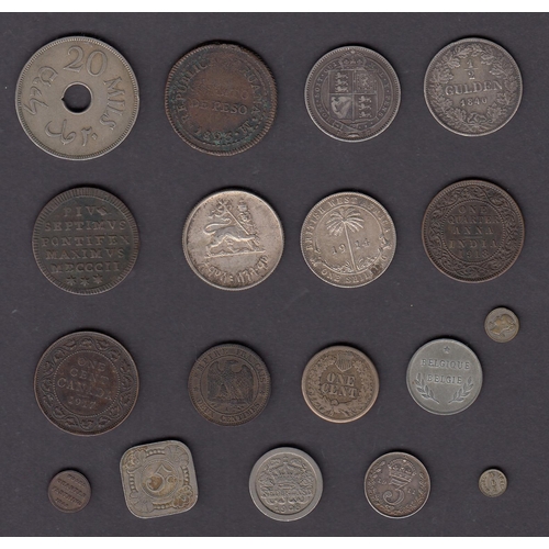 69 - A small World coin accumulation of mainly circulated 19th & 20th Century coins loose plus framed Cop... 