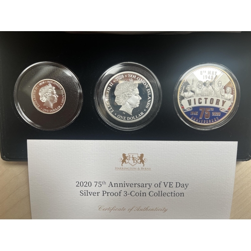 125 - A group of 6 coins, including 2014 x2 Tristan Da Cunha 9 Carat gold 1 Crown coins encapsulated in FD... 