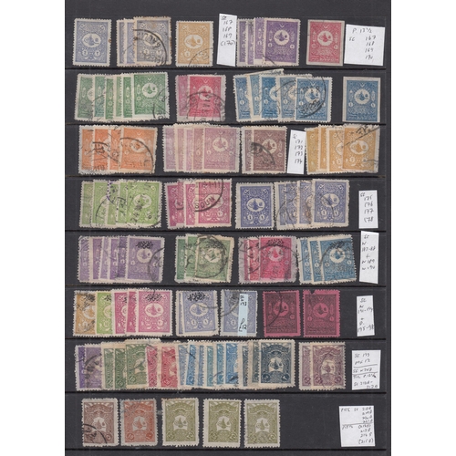 1167 - A mint and used collection from the 19th Century to 1920, many sorted a labelled, with better values... 