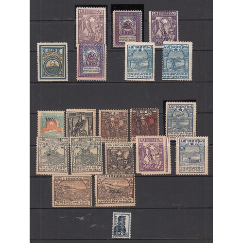 324 - A mint and used World stamp accumulation in albums and loose, including Puerto Rico, earlier Russia ... 