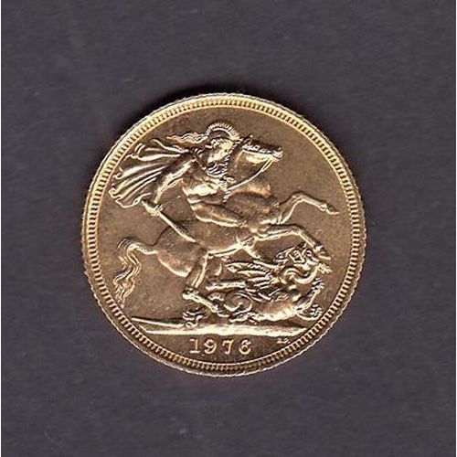 40 - UK 1976 gold full Sovereign, in good condition