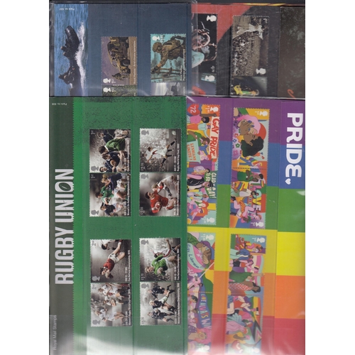 337 - A collection of GB QEII Commemorative presentation packs in 2 volumes and loose from 2010 to 2022, w... 
