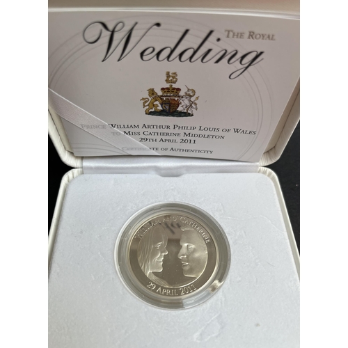 79 - A collection of x8 UK silver Proof Crowns, including 2013 Royal Birth £5, 2013 Royal Wedding £5 and ... 
