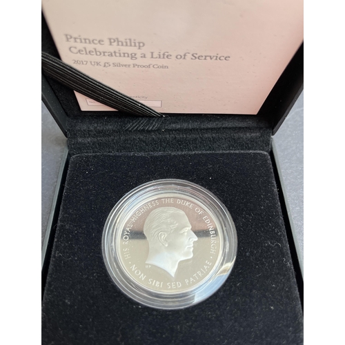 79 - A collection of x8 UK silver Proof Crowns, including 2013 Royal Birth £5, 2013 Royal Wedding £5 and ... 