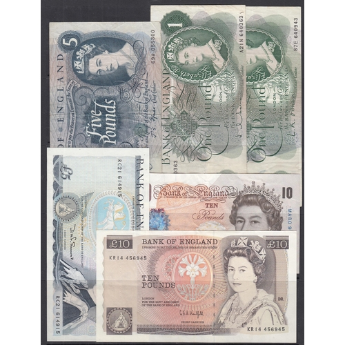 52 - A small collection of circulated UK QEII banknotes, face £44, including Fforde £5, Sommerset £5 and ... 