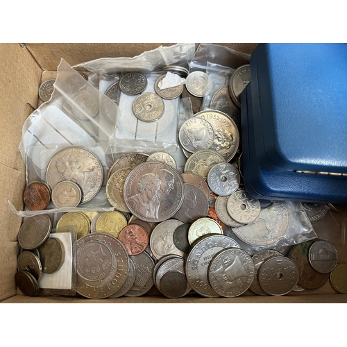 49 - A small World coin accumulation of mainly 20th Century coins, including x4 Guernsey silver Crowns bo... 