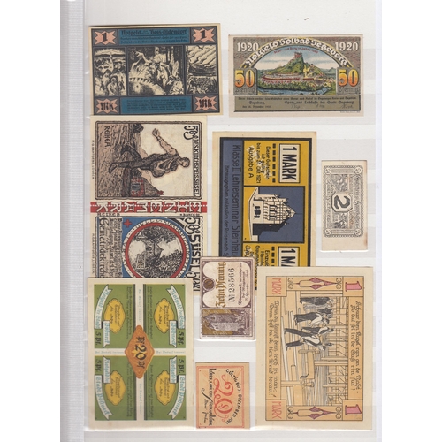 131 - A collection of hundreds of German Notgeld banknotes loose, including some in packets with water dam... 