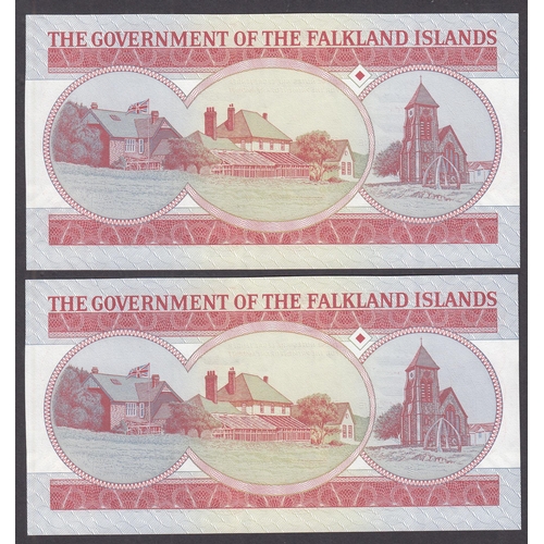99 - Falkland Island QEII 2005 pair of consecutive £5 uncirculated banknotes.