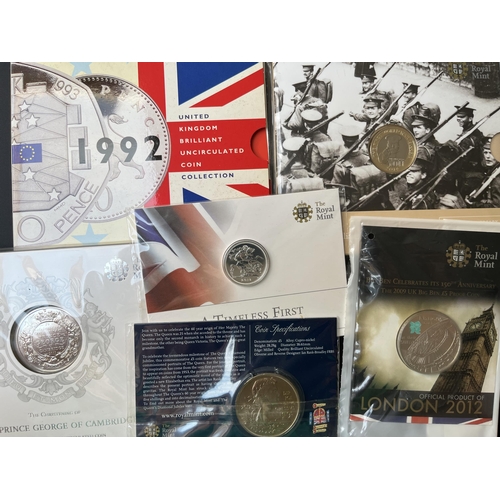 10 - A collection of mainly UK QEII period coins, including loose Crowns, 1992 Uncirculated Year set, 201... 