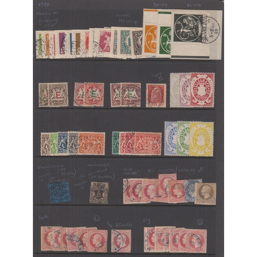 320 - A mint and used collection of early/ mid period Germany Stamps housed on quantity of album pages, no... 