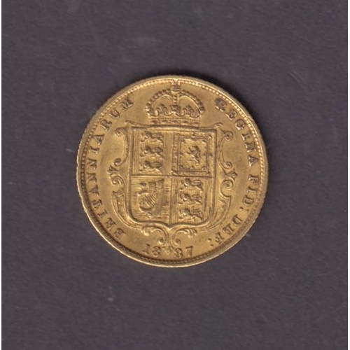 66 - UK 1887 gold half Sovereign, in good condition