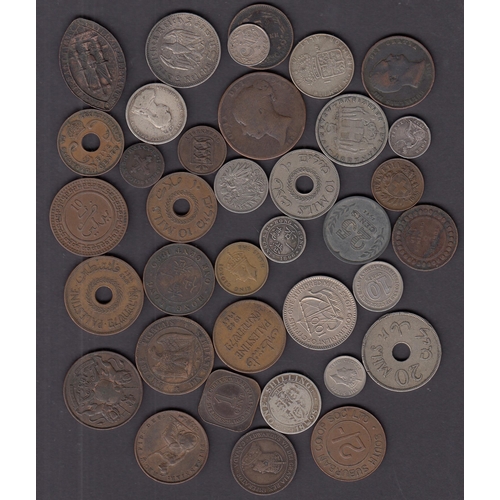 277 - A small World coin accumulation of circulated coins, noted 1835 East India Company ½ Anna, UK QV 185... 