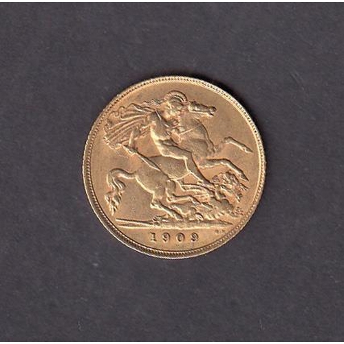 49 - UK 1909 gold half Sovereign, in good condition.