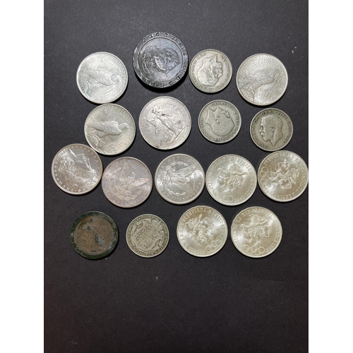 270 - A collection of World mainly 20th Century circulated coins in plastic pages (sticky), strength in si... 