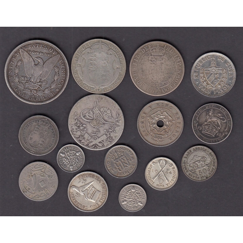 261 - A small World coin accumulation of mainly 20th Century circulated coins, noted USA 1880 silver $1 an... 