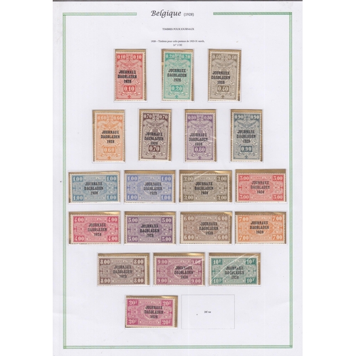 466 - 1928/33 Journaux Dagbladen ovpt 1928 and 1929 sets complete mint, also 1932 Mercier set u/m and 1933... 