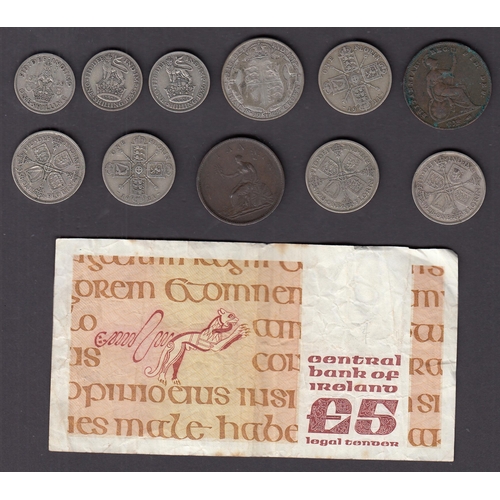 120 - A small accumulation of mainly circulated 20th century UK coins, noted 380g of pre 1947 silver, x2 1... 