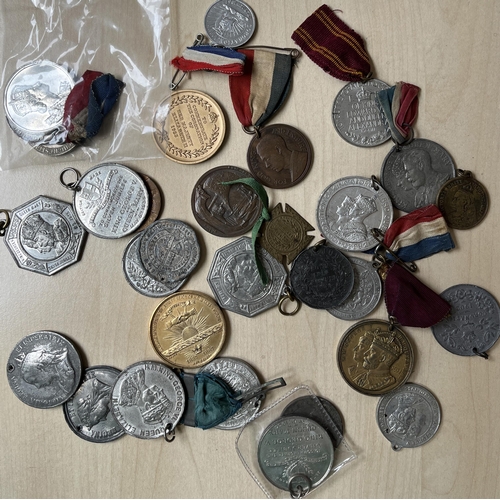 188 - A group of UK Coronation and Jubilee medallions including x3 silver, mixed condition