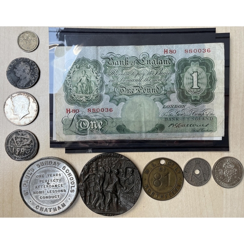 128 - A small accumulation of mainly 20th Century circulated World coins, plus odd banknotes, noted boxed ... 