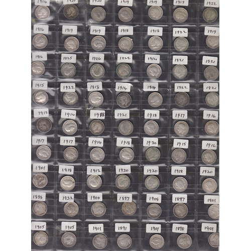 70 - A collection of mainly UK 20th Century circulated coins in x5 albums and loose, including some pre 1... 