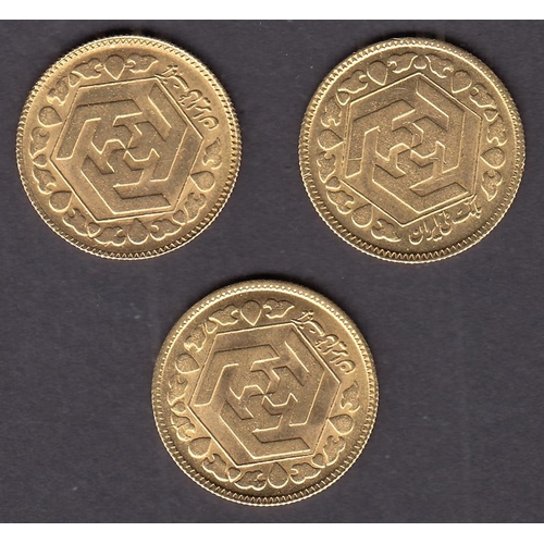 180 - Iran a group of x3 gold ½ Azadi coins (.900 gold) total wight 12.2g, in good condition