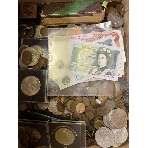 141 - An accumulation of mainly 20th Century World circulated coins, strength in UK QEII coins, noted UK 1... 