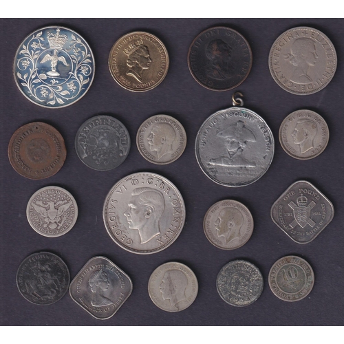 86 - A small accumulation of World mainly 20th Century coins, strength in UK including various circulated... 