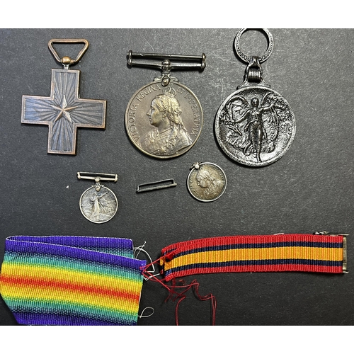 157 - A group of x15 reproduction War Medals including Victory Medals, QSA & Territorial Medal.