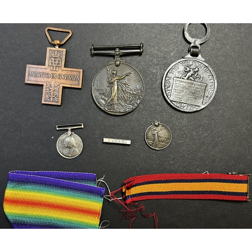 157 - A group of x15 reproduction War Medals including Victory Medals, QSA & Territorial Medal.