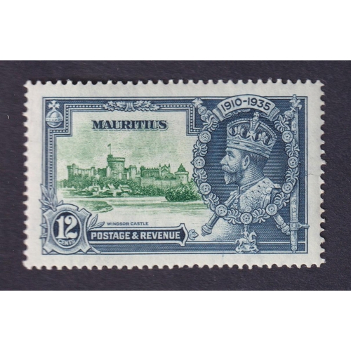 1040 - SG246g 12c Silver Jubilee of KGV with variety 