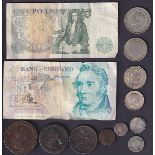 32 - A small accumulation of World mainly 20th Century circulated coins and banknotes, with odd silver no... 