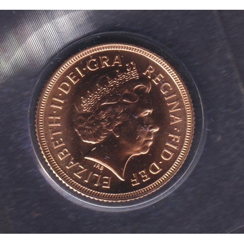 198 - UK 2000 gold full Sovereign, in good condition