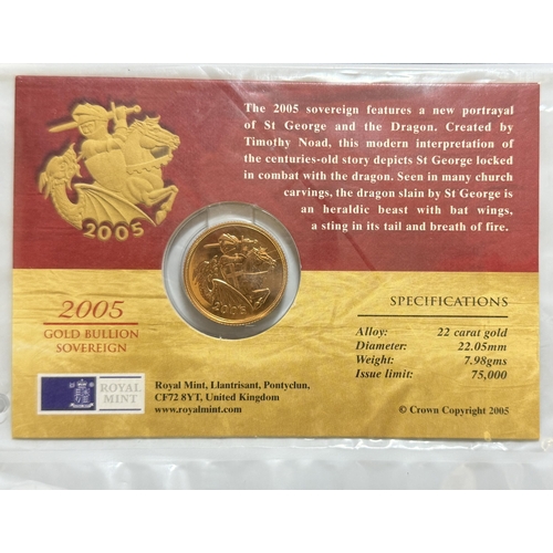 204 - UK 2005 gold full Sovereign, in good condition