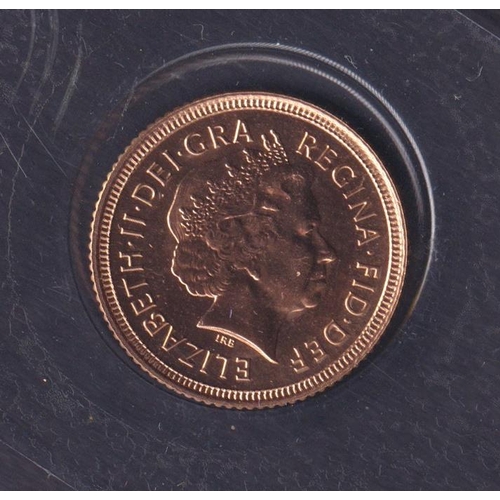 199 - UK 2000 gold half Sovereign, in good condition