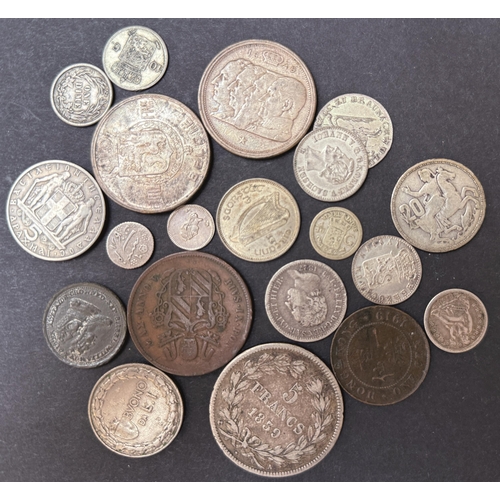 120 - An accumulation of mainly mid-modern 20th Century circulated World coins mainly UK QEII, weight 10+ ... 