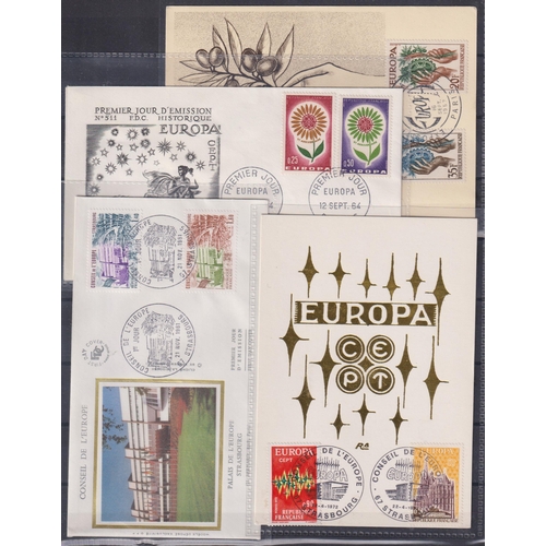 1026 - World accumulation in with extensive French FDCs and Maxicards (100s), incl Europa, UNESCO, Council ... 