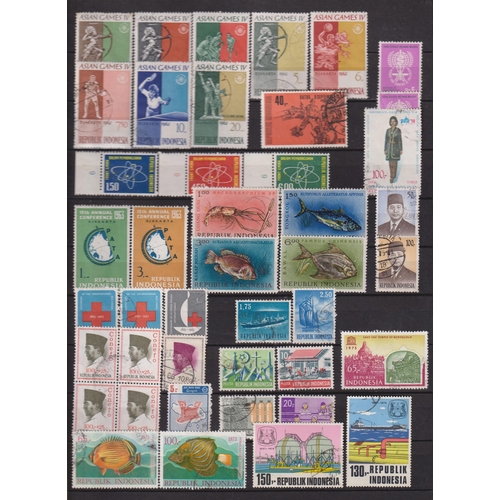 1027 - World accumulation in with masses of covers (Canada FDCs noted), numerous bags of kiloware, off pape... 