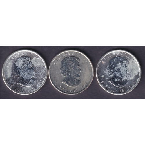 148 - A group of three Canada 2011 Brilliant Uncirculated Silver Maple Leaf $1 coins, each 1oz, struck in ... 